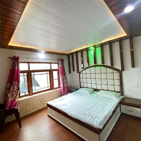 Sheen Homestay Gulmarg Bagian luar foto