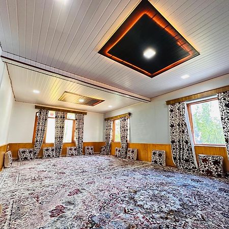 Sheen Homestay Gulmarg Bagian luar foto