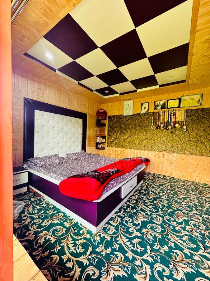 Sheen Homestay Gulmarg Bagian luar foto