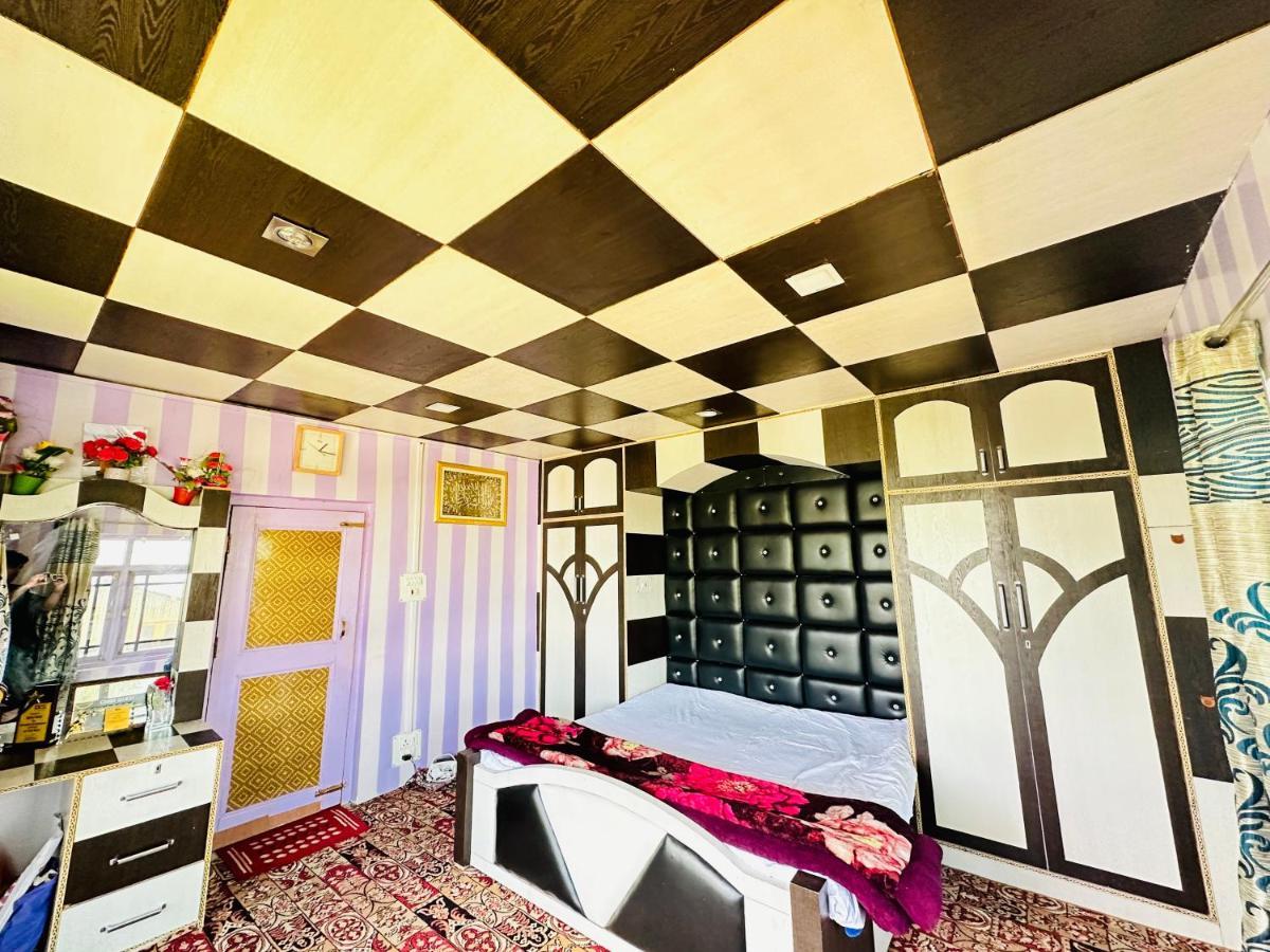 Sheen Homestay Gulmarg Bagian luar foto