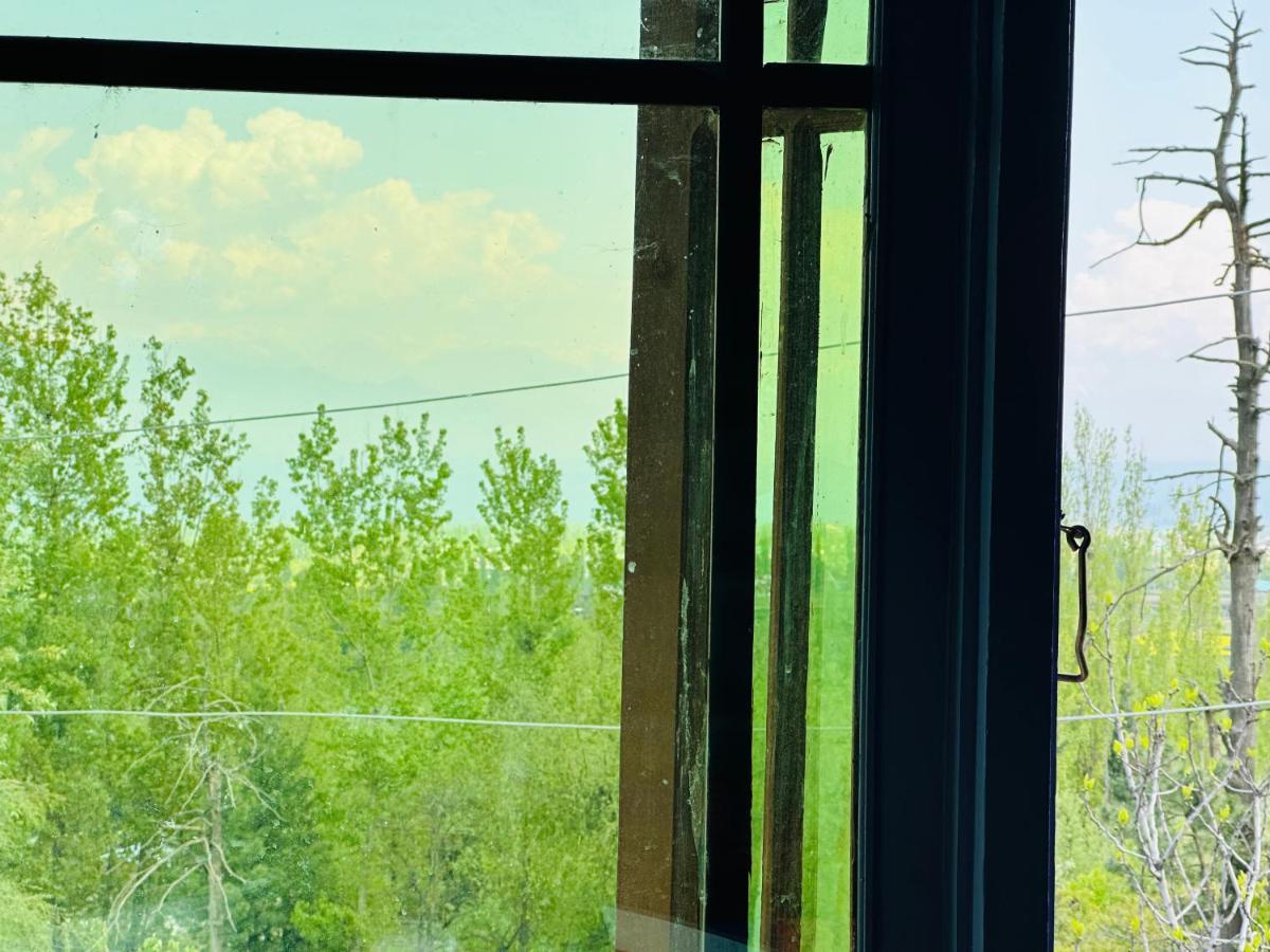 Sheen Homestay Gulmarg Bagian luar foto