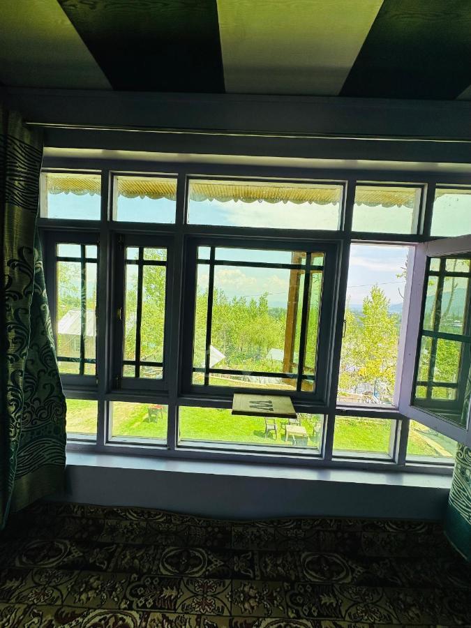Sheen Homestay Gulmarg Bagian luar foto