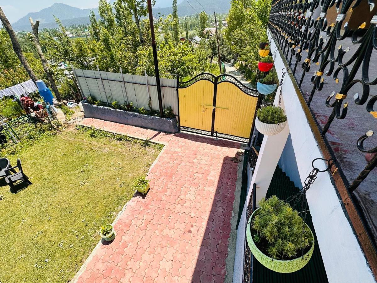 Sheen Homestay Gulmarg Bagian luar foto