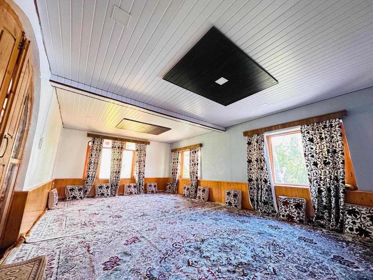 Sheen Homestay Gulmarg Bagian luar foto
