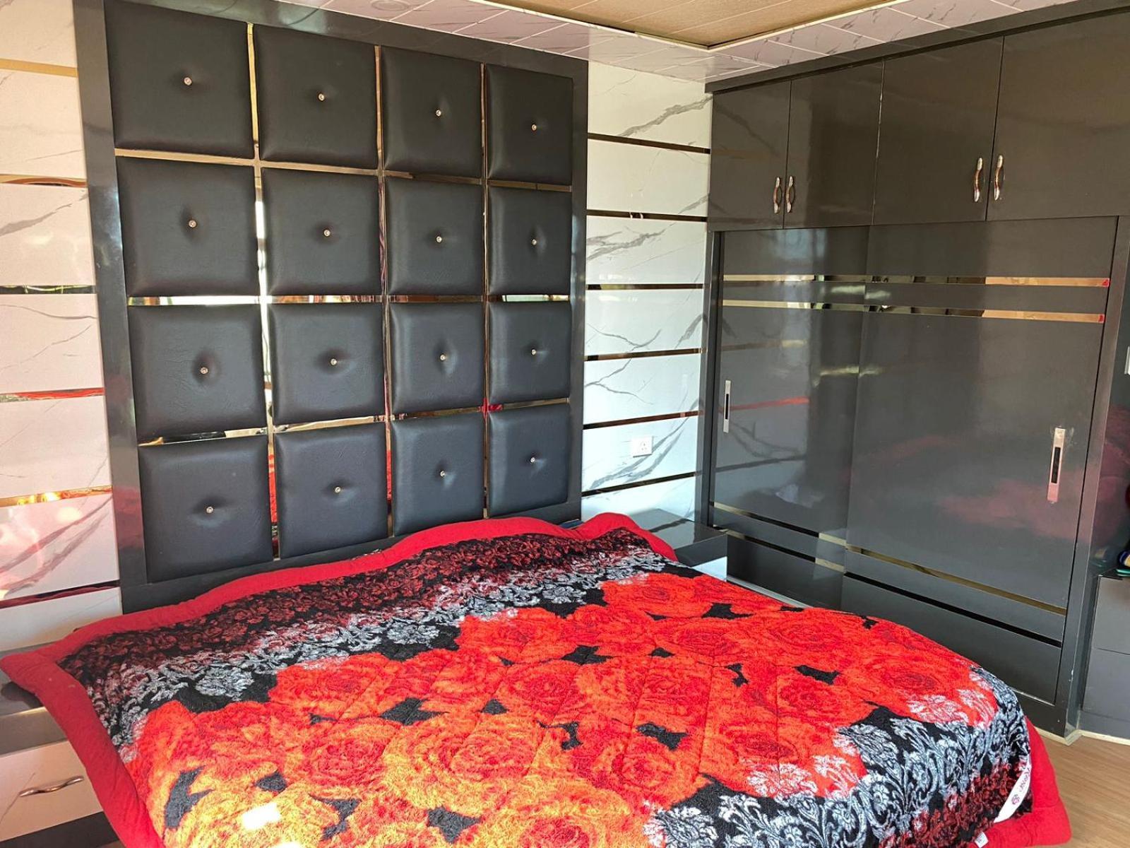 Sheen Homestay Gulmarg Bagian luar foto
