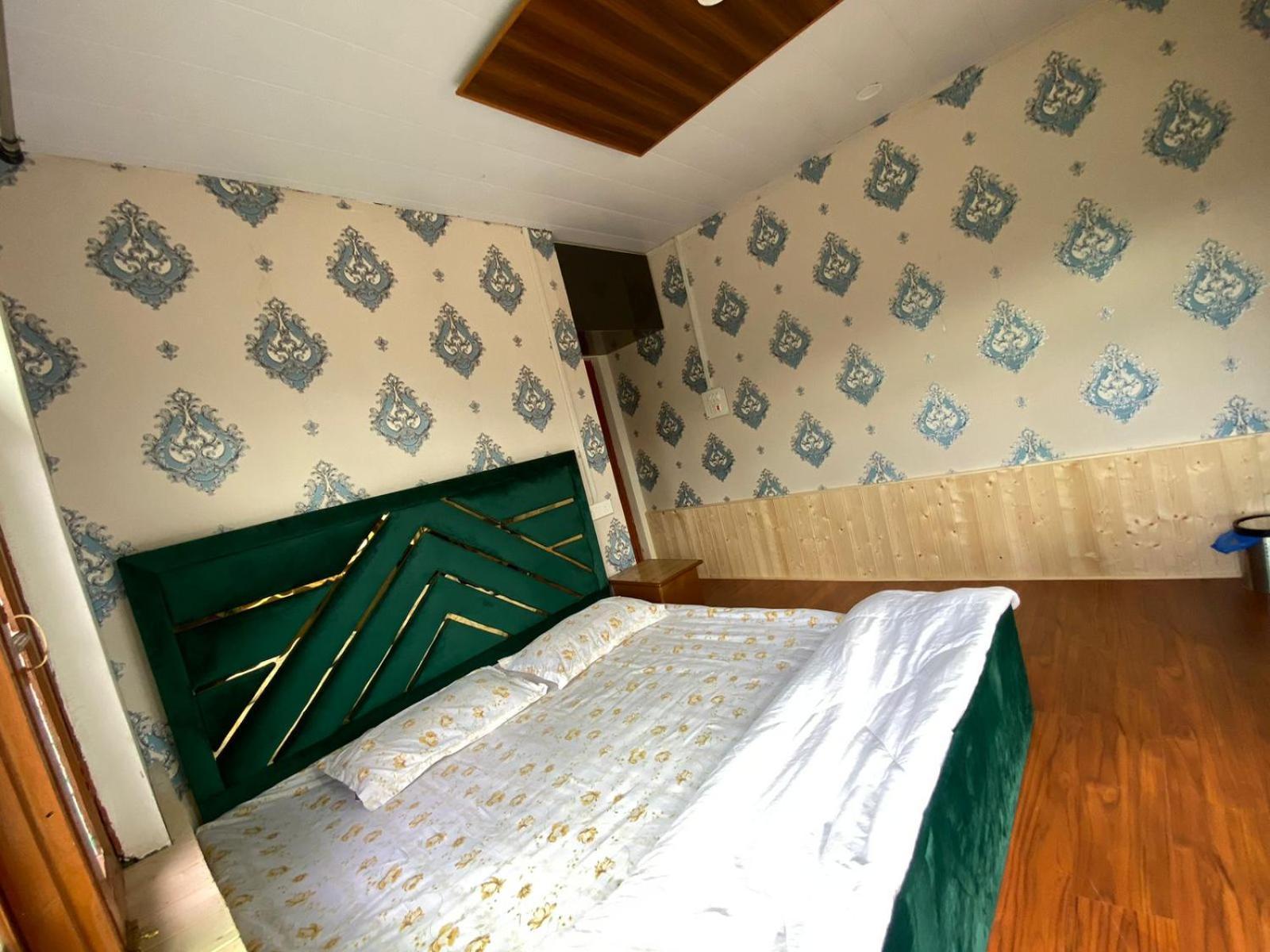 Sheen Homestay Gulmarg Bagian luar foto