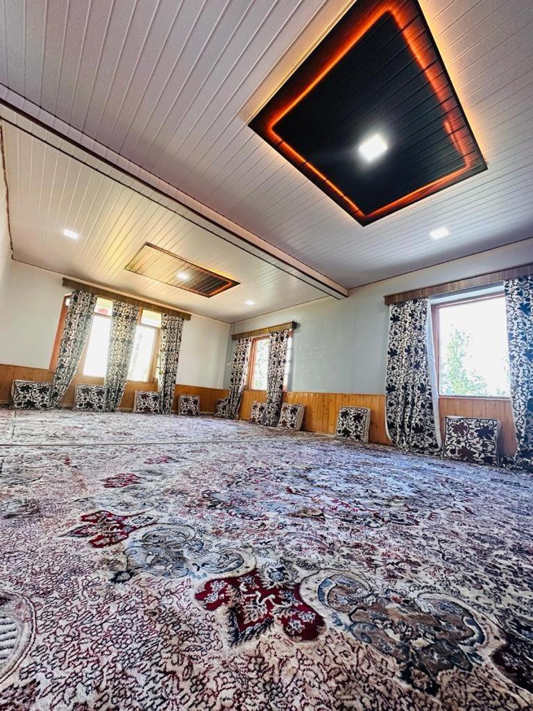 Sheen Homestay Gulmarg Bagian luar foto